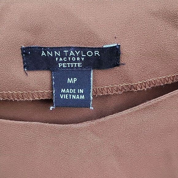 Ann Taylor Brown Women's Blouse - Picture 2 of 4
